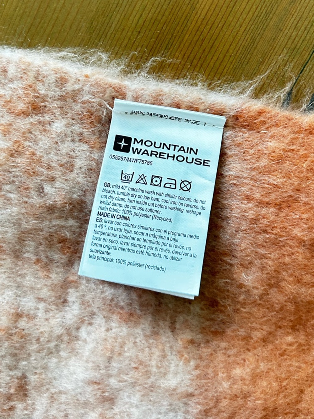 Mountain Warehouse blanket scarf (NWT) - Picture 3 of 4